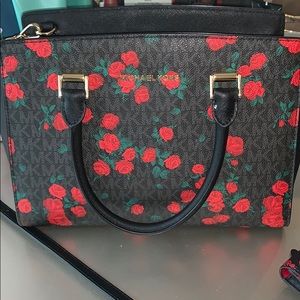 Michael kors crossbody